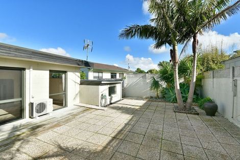 Photo of property in 22 Amorino Drive, Red Beach, 0932