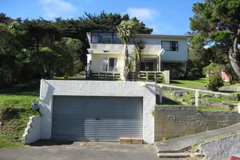 Photo of property in 132 Parkvale Road, Karori, Wellington, 6012