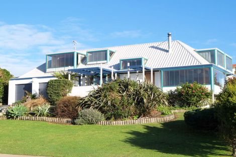 Photo of property in 6 Stevenson Way, Cockle Bay, Auckland, 2014