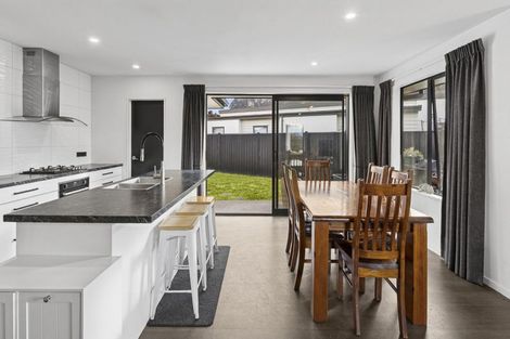 Photo of property in 40 Marbleleaf Lane, Albert Town, Wanaka, 9305