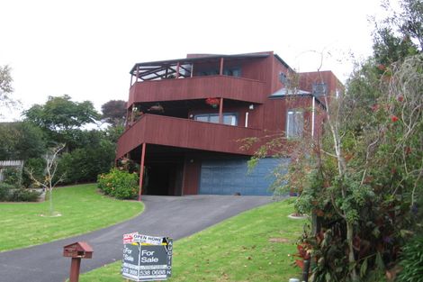 Photo of property in 37 Lastel Place, Shelly Park, Auckland, 2014