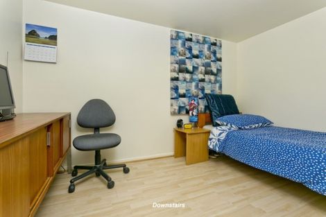 Photo of property in 16 Lavery Place, Sunnynook, Auckland, 0632