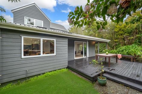 Photo of property in 92a Beach Road, Mellons Bay, Auckland, 2014