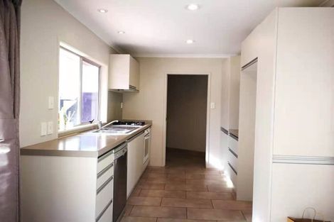 Photo of property in 34 Lavery Place, Sunnynook, Auckland, 0632