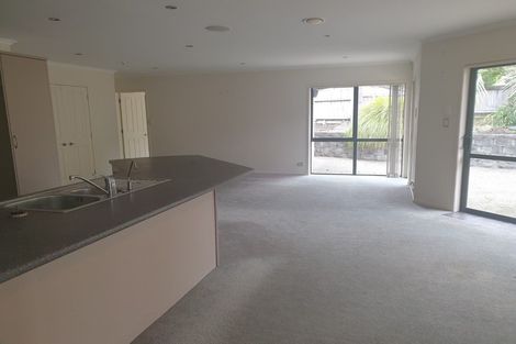 Photo of property in 60 Cabeleigh Drive, Helensville, 0800