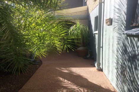 Photo of property in 2 Geoffrey Road, Torbay, Auckland, 0630