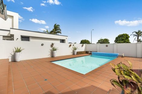 Photo of property in 82 Glenross Drive, Wattle Downs, Auckland, 2103