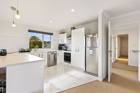 Photo of property in 27a Kirrie Avenue, Te Atatu South, Auckland, 0610