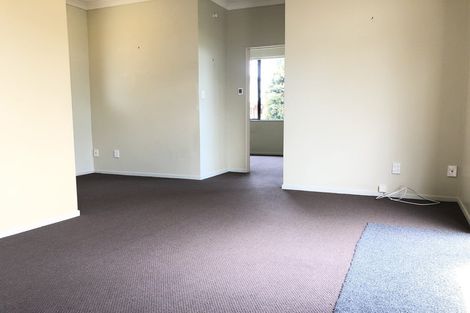 Photo of property in 2 Ballyward Close, East Tamaki, Auckland, 2013