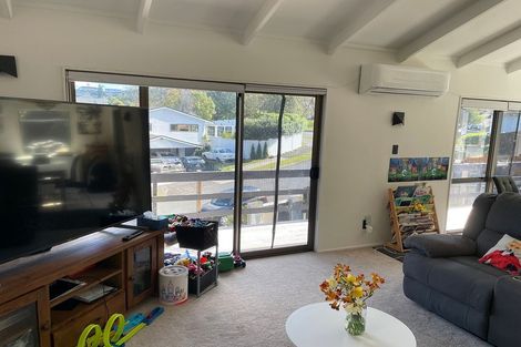 Photo of property in 42 Holyoake Place, Chatswood, Auckland, 0626