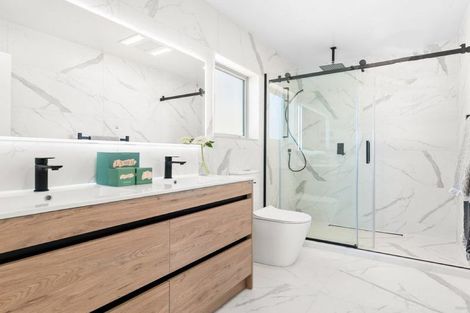 Photo of property in 185b Browns Bay Road, Browns Bay, Auckland, 0630