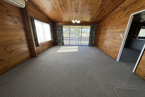 Photo of property in 22 Waianiwa Place, Tokoroa, 3420