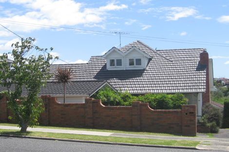 Photo of property in 51 Raleigh Road, Northcote, Auckland, 0627