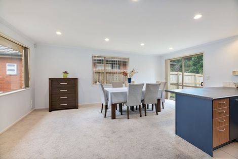 Photo of property in 32 Lomas Way, Albany, Auckland, 0632