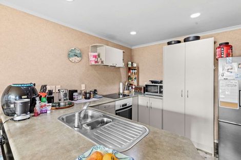 Photo of property in 5 Boston Parade, Kelvin Grove, Palmerston North, 4414