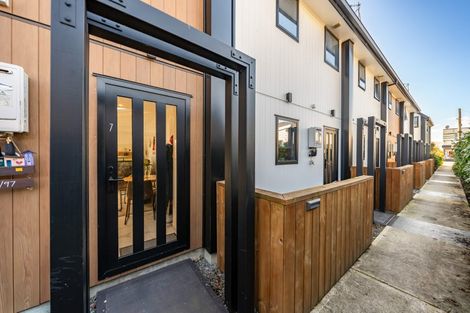 Photo of property in 7/97 Whites Line East, Waiwhetu, Lower Hutt, 5010