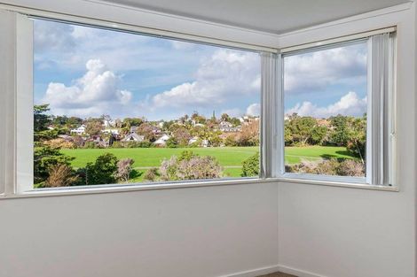 Photo of property in 2/94 Nigel Road, Browns Bay, Auckland, 0630