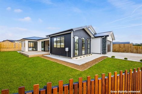 Photo of property in 9 Mcindoe Road, Kumeu, 0810