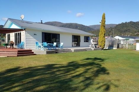 Photo of property in 29 Bonar Street, Ross, 7812