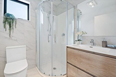 Photo of property in 8 Tokarewa Close, Mount Wellington, Auckland, 1062