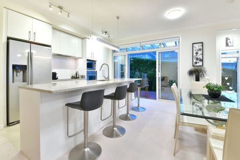 Photo of property in 2 Sunshine Terrace, Orewa, 0931