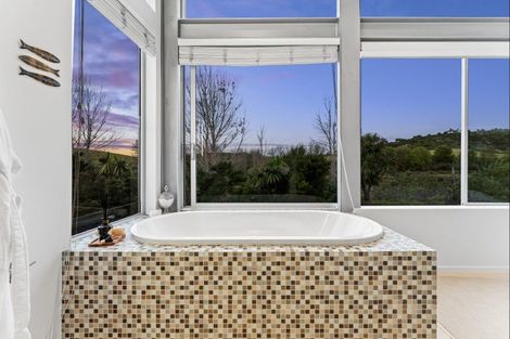 Photo of property in 64 Taumata Road, Omaha, 0986