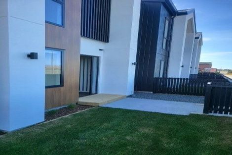 Photo of property in 2 Atutahi Lane, Papamoa Beach, 3118