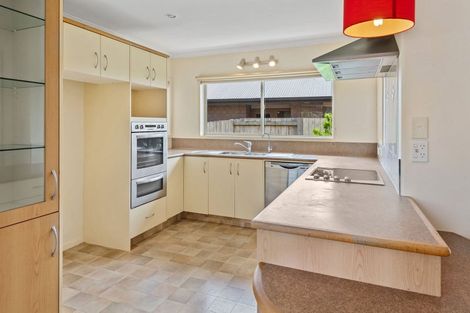 Photo of property in 41 Karoro Road, One Tree Point, 0118