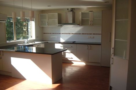 Photo of property in 17a Tomo Street, New Lynn, Auckland, 0600