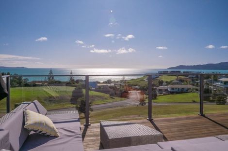 Photo of property in 68 Stratford Drive, Cable Bay, 0420