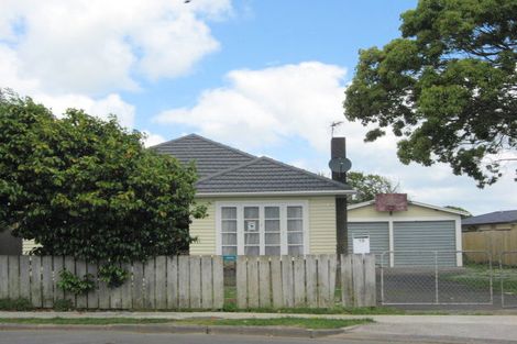 Photo of property in 15 Tironui Station Road East, Papakura, 2112