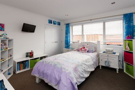 Photo of property in 47 Rodeo Drive, Kelvin Grove, Palmerston North, 4414