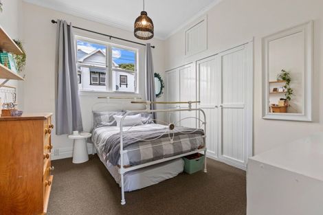 Photo of property in 54 Belt Road, New Plymouth, 4310