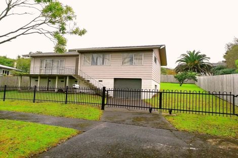 Photo of property in 18 St Catherine Crescent, West Harbour, Auckland, 0618