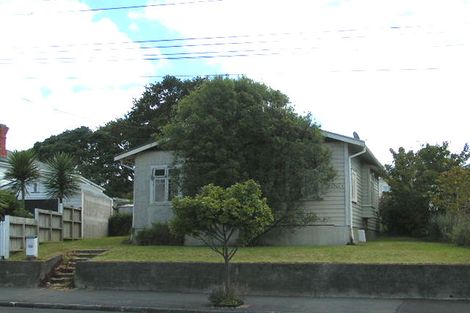 Photo of property in 146 Queen Street, Northcote Point, Auckland, 0627