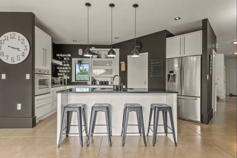 Photo of property in 6 Banksia Grove, Milson, Palmerston North, 4414