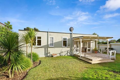 Photo of property in 55 Ngapaki Street, Waikanae Beach, Waikanae, 5036