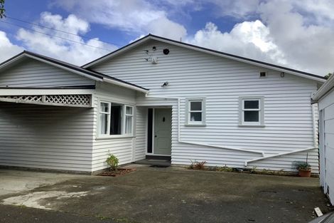 Photo of property in 3 Singers Road, Korokoro, Lower Hutt, 5012