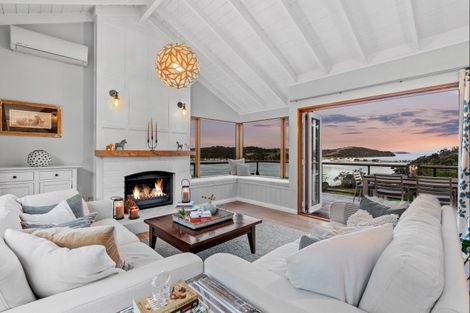 Photo of property in 8 Martin Road, Matakana, Warkworth, 0985