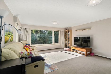 Photo of property in 16 Stormont Place, Avonhead, Christchurch, 8042