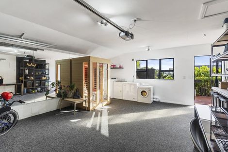 Photo of property in 2/79 Island Road, Beach Haven, Auckland, 0626