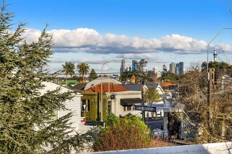 Photo of property in 5 Clarence Road, Northcote Point, Auckland, 0627