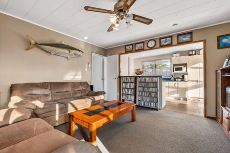 Photo of property in 39 Rehia Road, Massey, Auckland, 0614