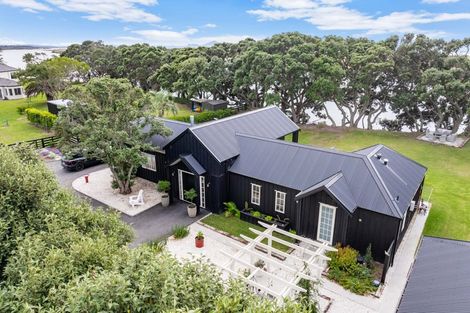 Photo of property in 615 Cove Road, Waipu, 0582