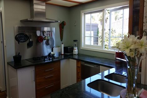 Photo of property in 1/40 East Coast Road, Milford, Auckland, 0620
