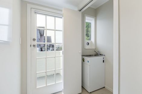 Photo of property in 33 Vipond Road, Stanmore Bay, Whangaparaoa, 0932