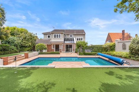 Photo of property in 206 Hurstmere Road, Takapuna, Auckland, 0622