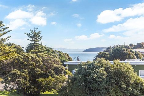 Photo of property in 2b Whanake Street, Titahi Bay, Porirua, 5022