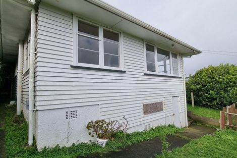 Photo of property in 57 Salford Street, Newlands, Wellington, 6037