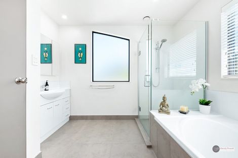 Photo of property in 30 Arahiwi Grove, Tirohanga, Lower Hutt, 5010